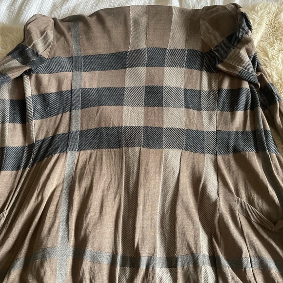 Burberry sweater - Picture 9 of 10
